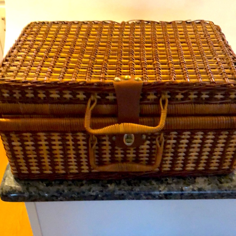 Woven Storage Basket Trunk - Brown Picnic-Style Organizer